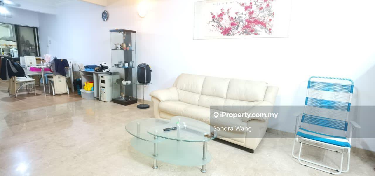 Owner stay, Near big park