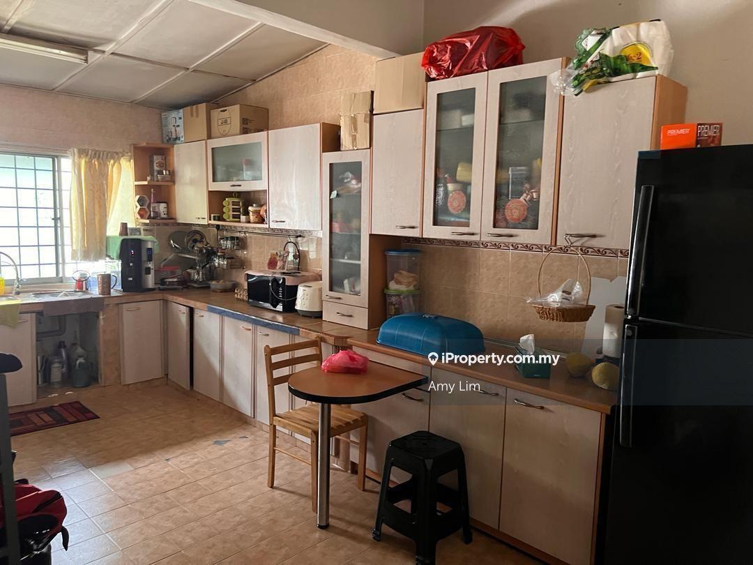 Puchong Perdana 1 Sty House 20x65 Mawah Kitchen Renovated & Extended