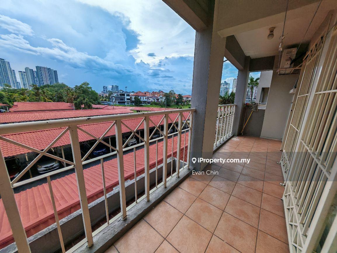 Arena Green Double Balcony unit with 3 Bedooms for Sale