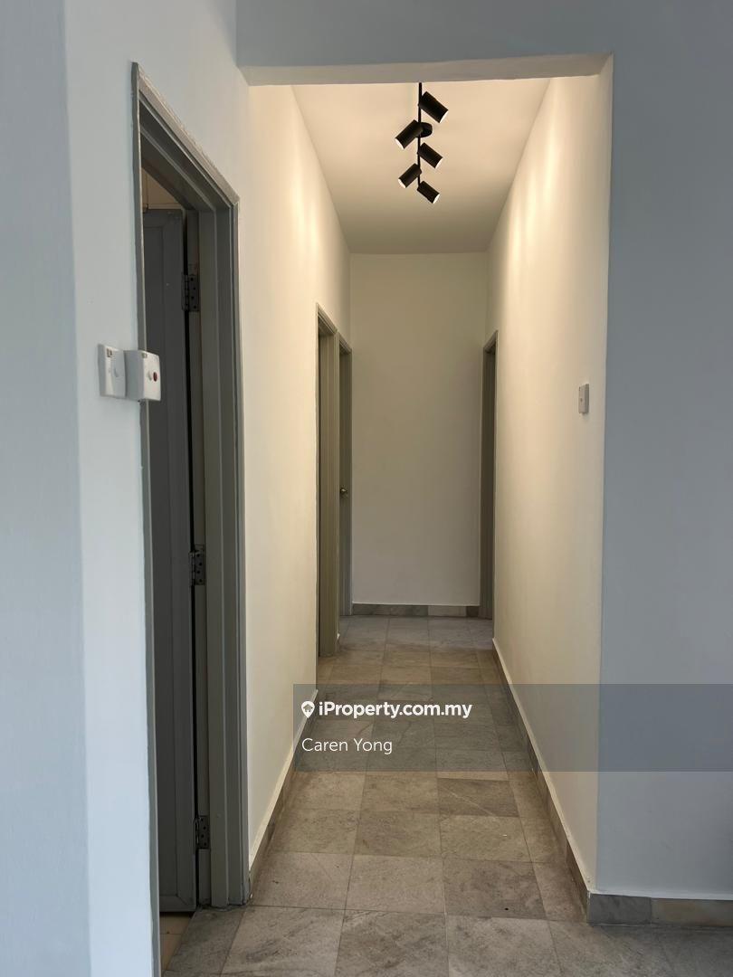 Excellent and strategic location to own a unit here at Tiara Damansara