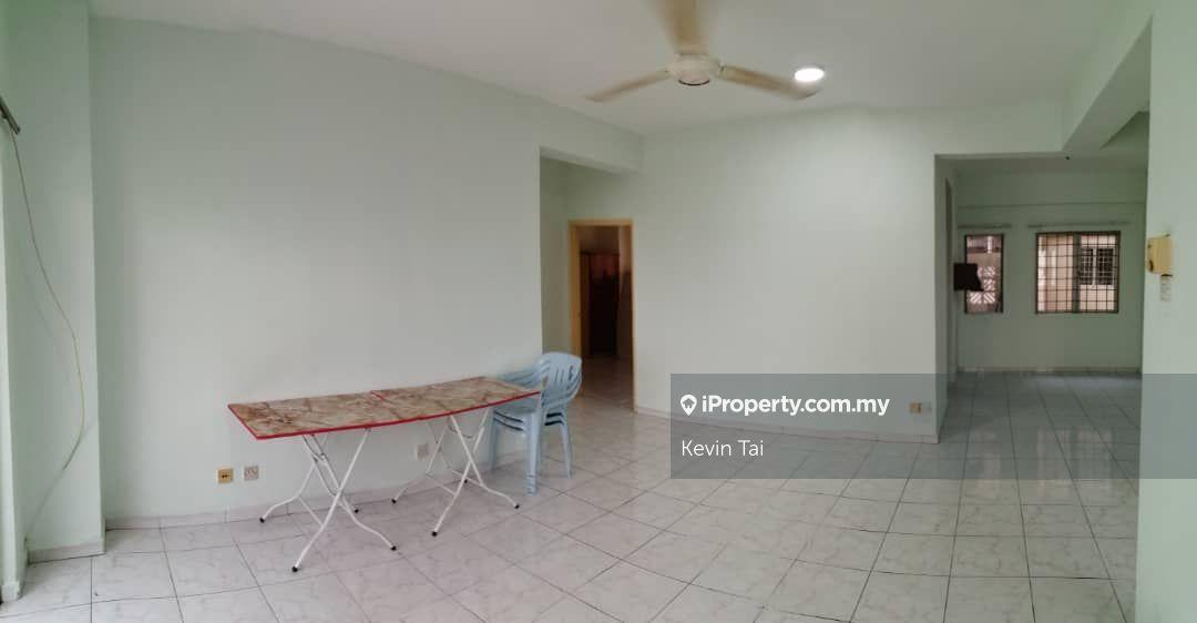Partly Furnished Unit At Midah Ria Condo, Tamn Midah Near Mrt Station