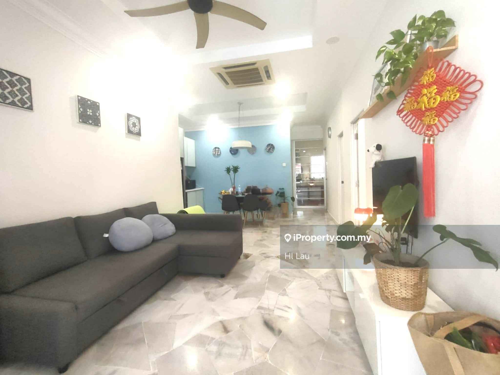 Strategic, Safety location 5 mins to Mahkota Parade & Dataran Pahlawan