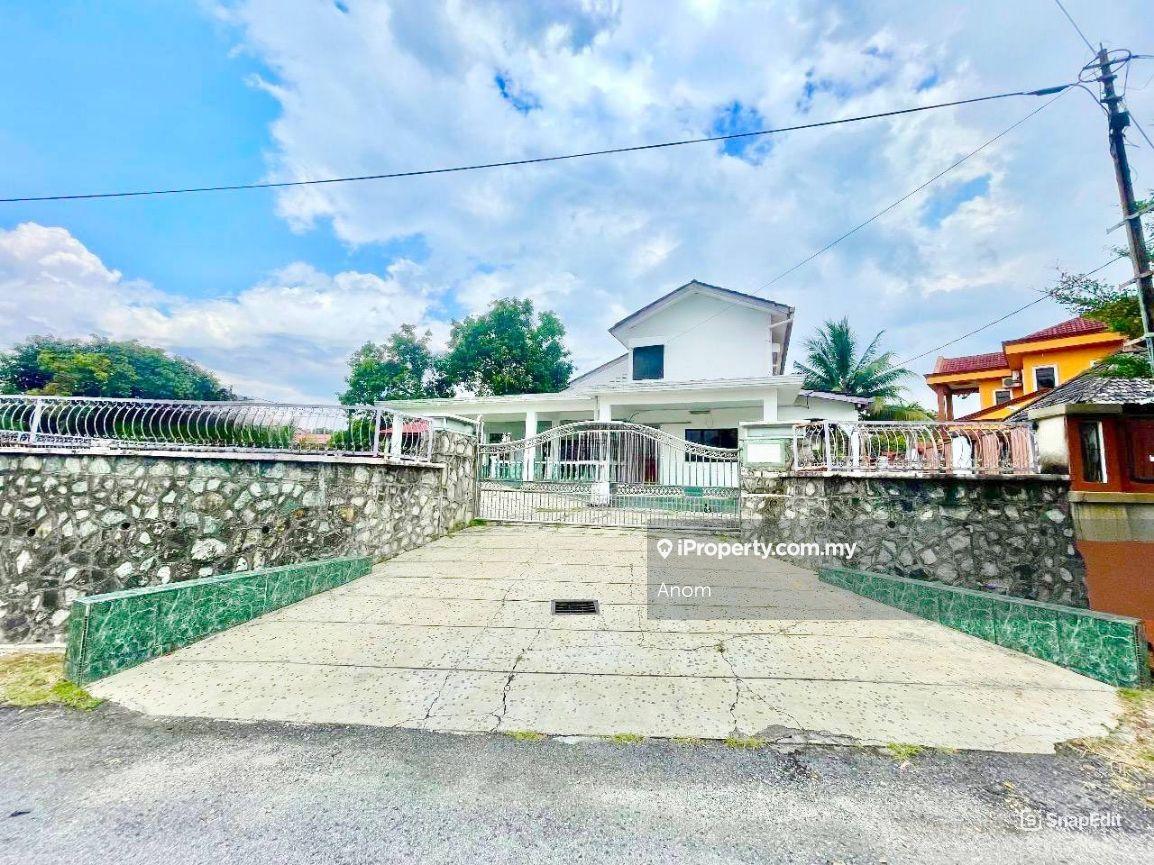 Corner, open facing Banglo 2-tingkat Senawang