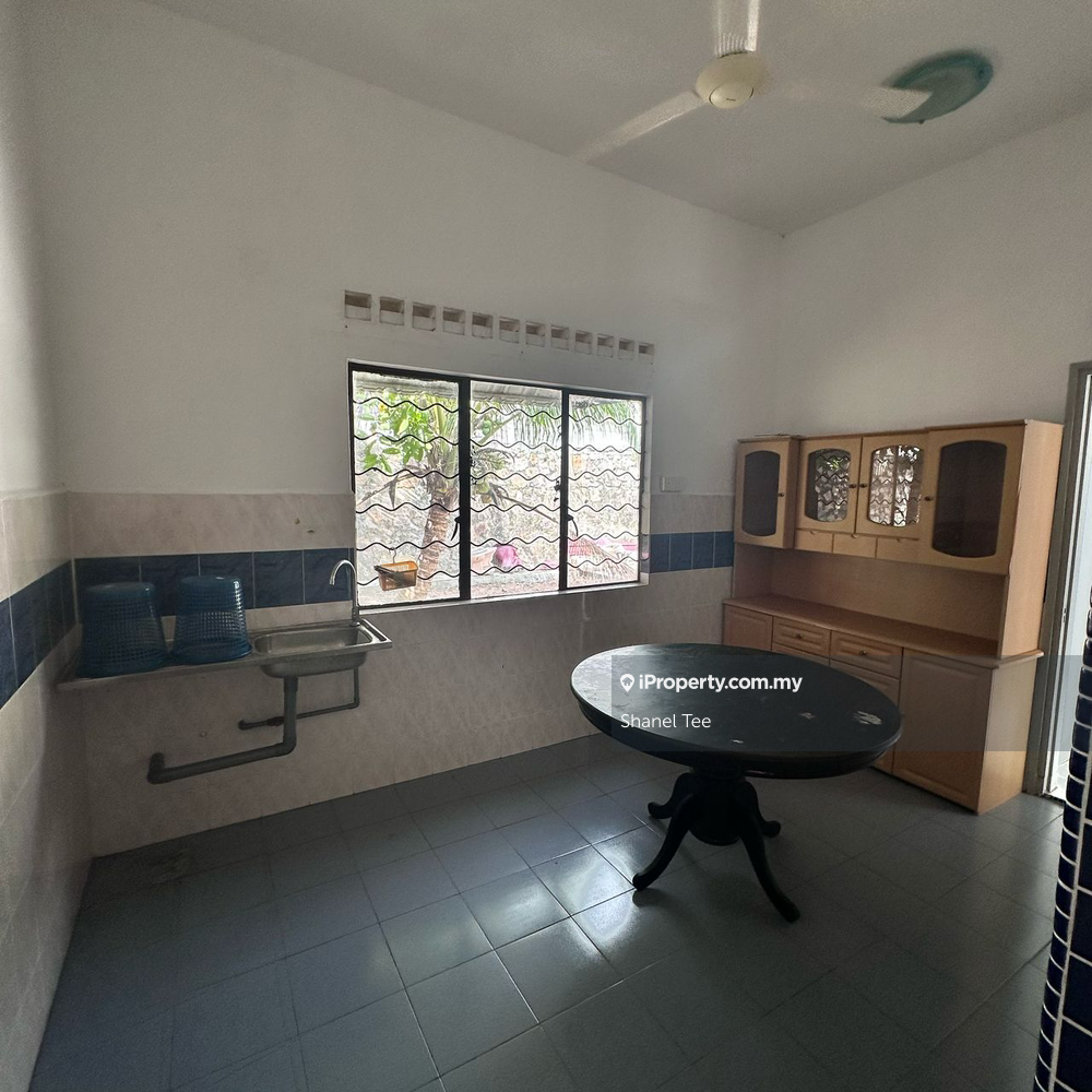 Single storey semi d corner