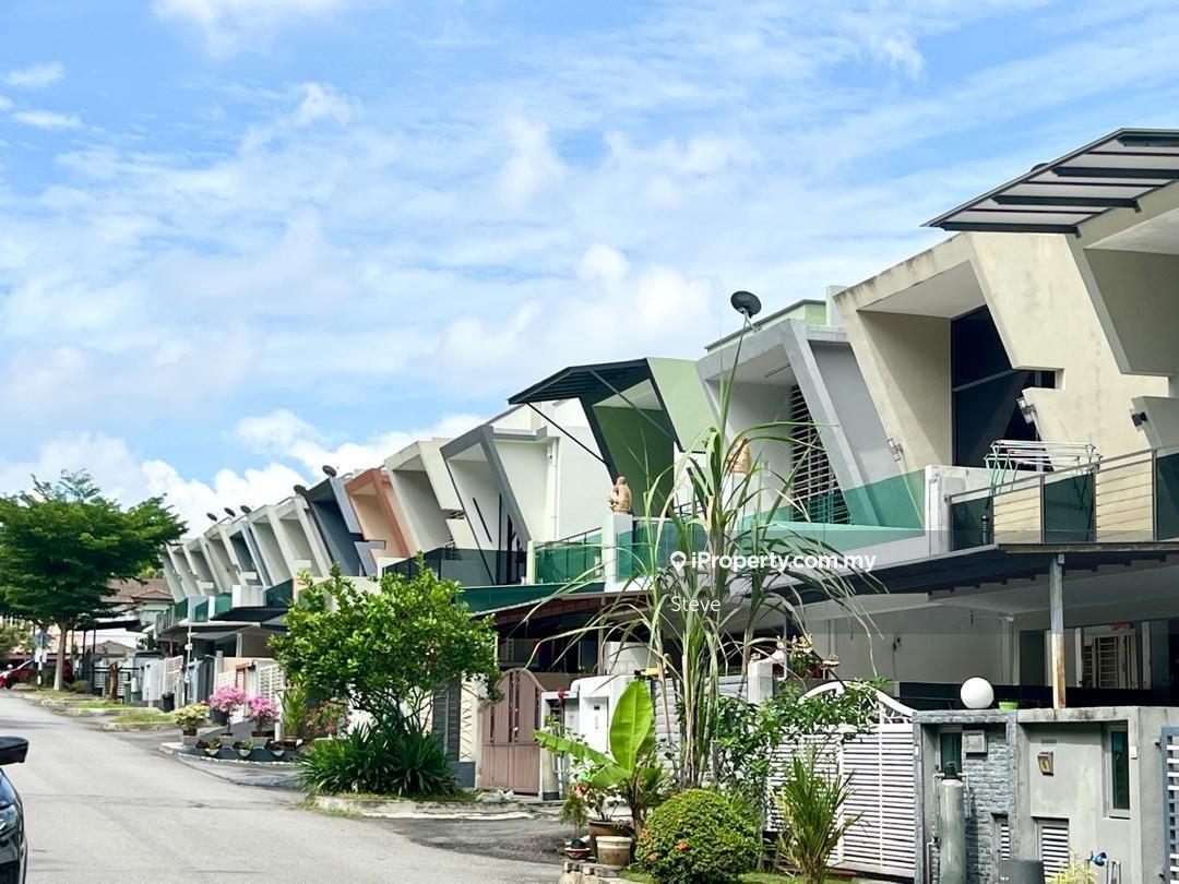 Facing Empty,many parking