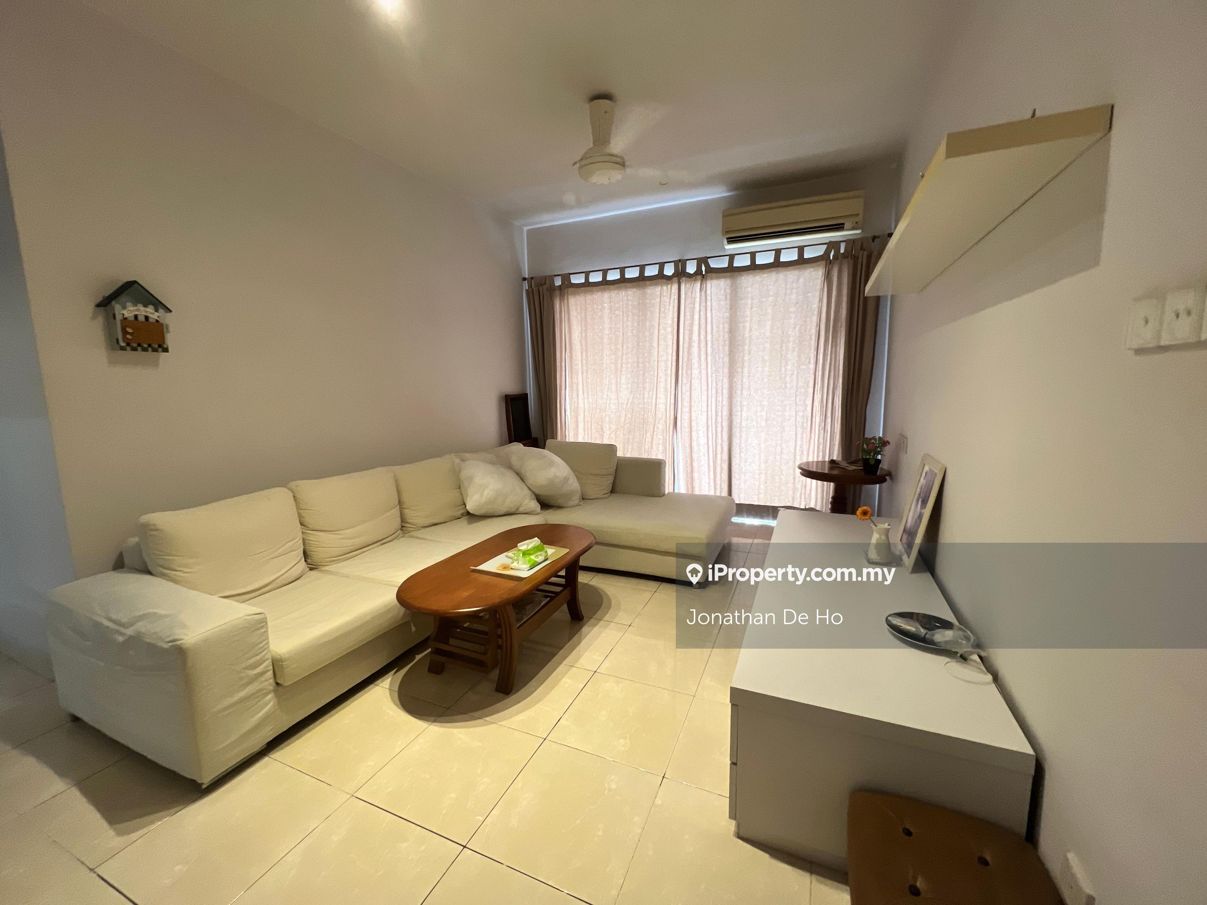 Below Market Price, Very nicely renovated furnish unit, short walk MRT