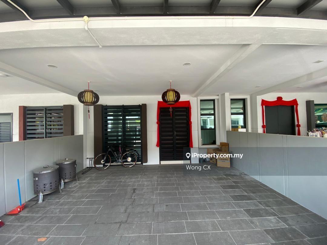 Taman Satu Krubong Sutera Emas Double Storey Selendang Cheng 