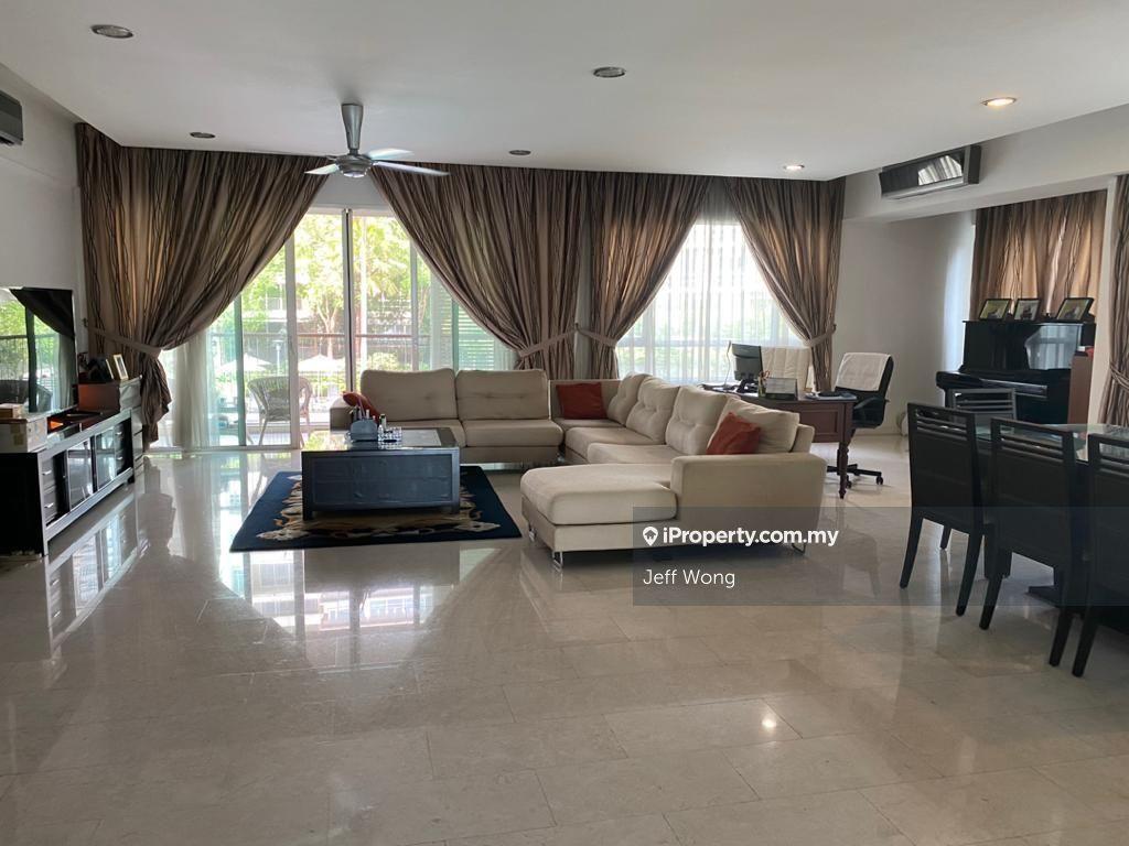 Kiaraville spacious unit with private lift lobby 