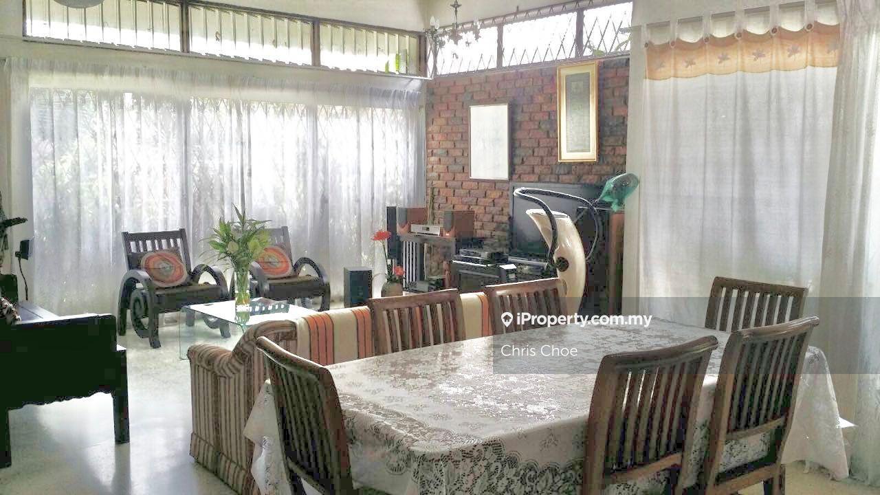 Semi-D house for Sale