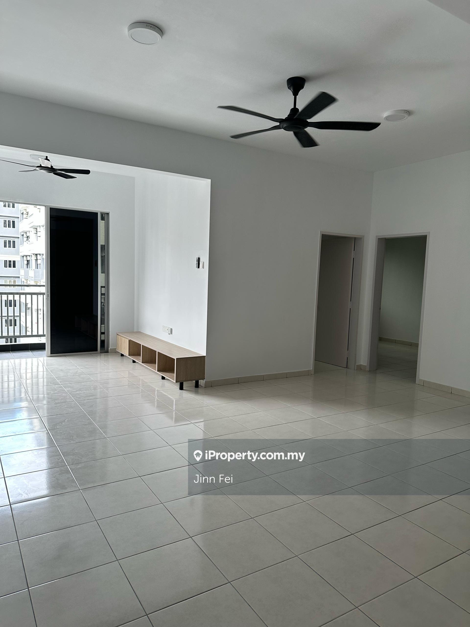 Puchong 3rooms 2baths partly furnished only rm1500 for rent!