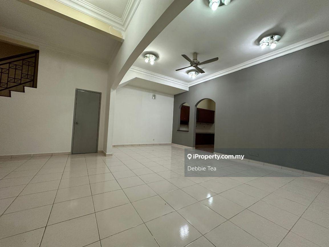 Terrace house for Sale