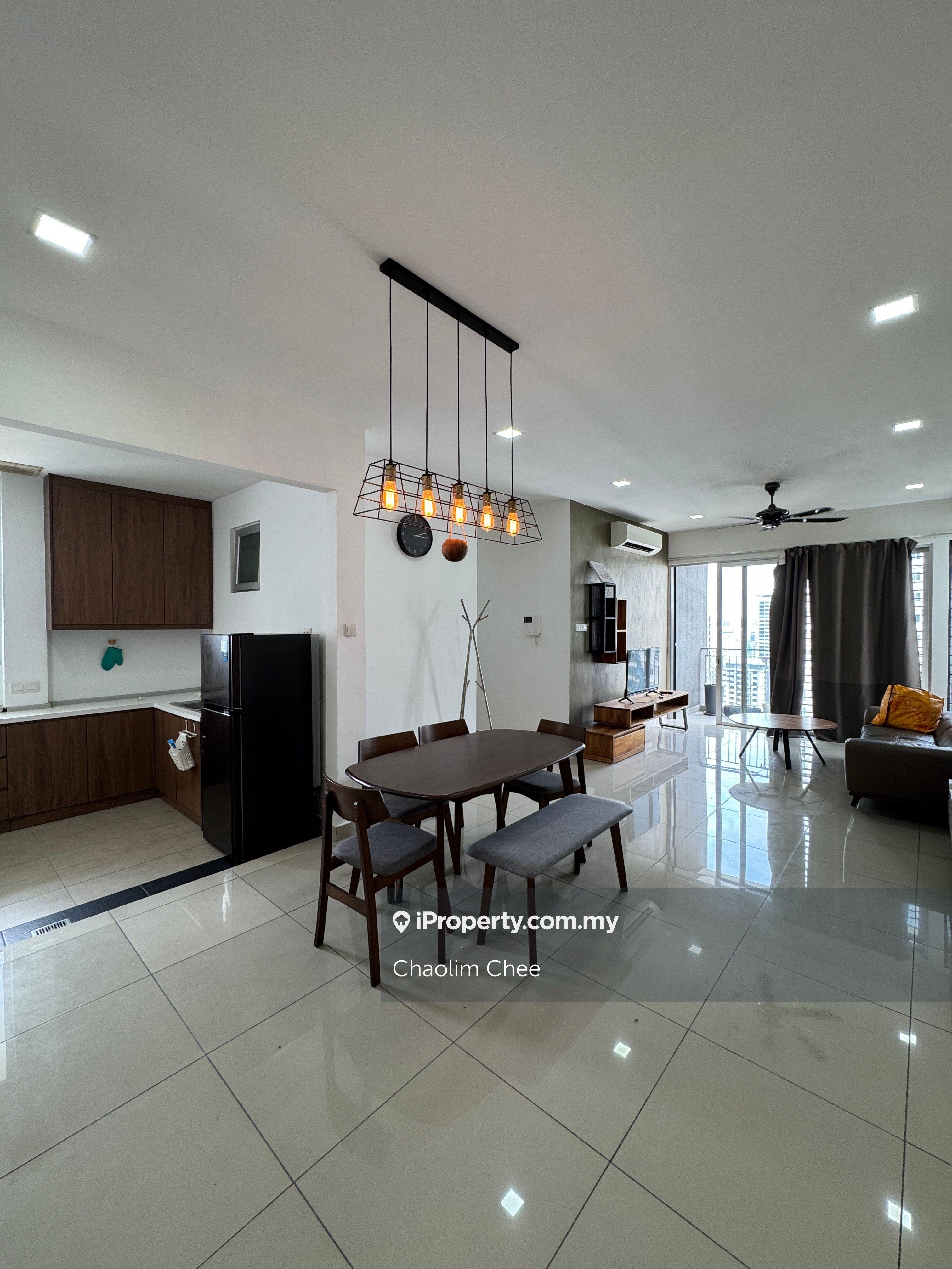Spacious furnished unit ready to let! View anytime & Move in condition