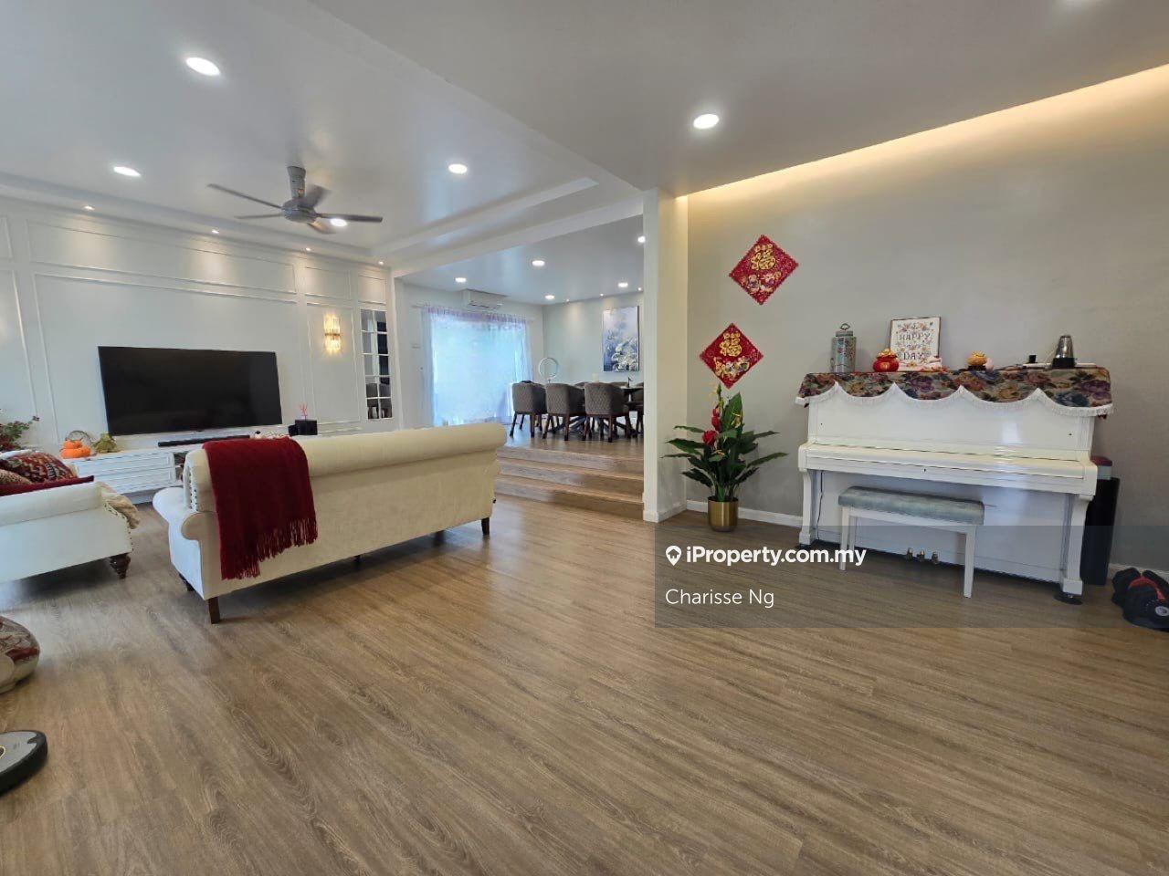 Newly Renovated Move In House Corner Semi-D