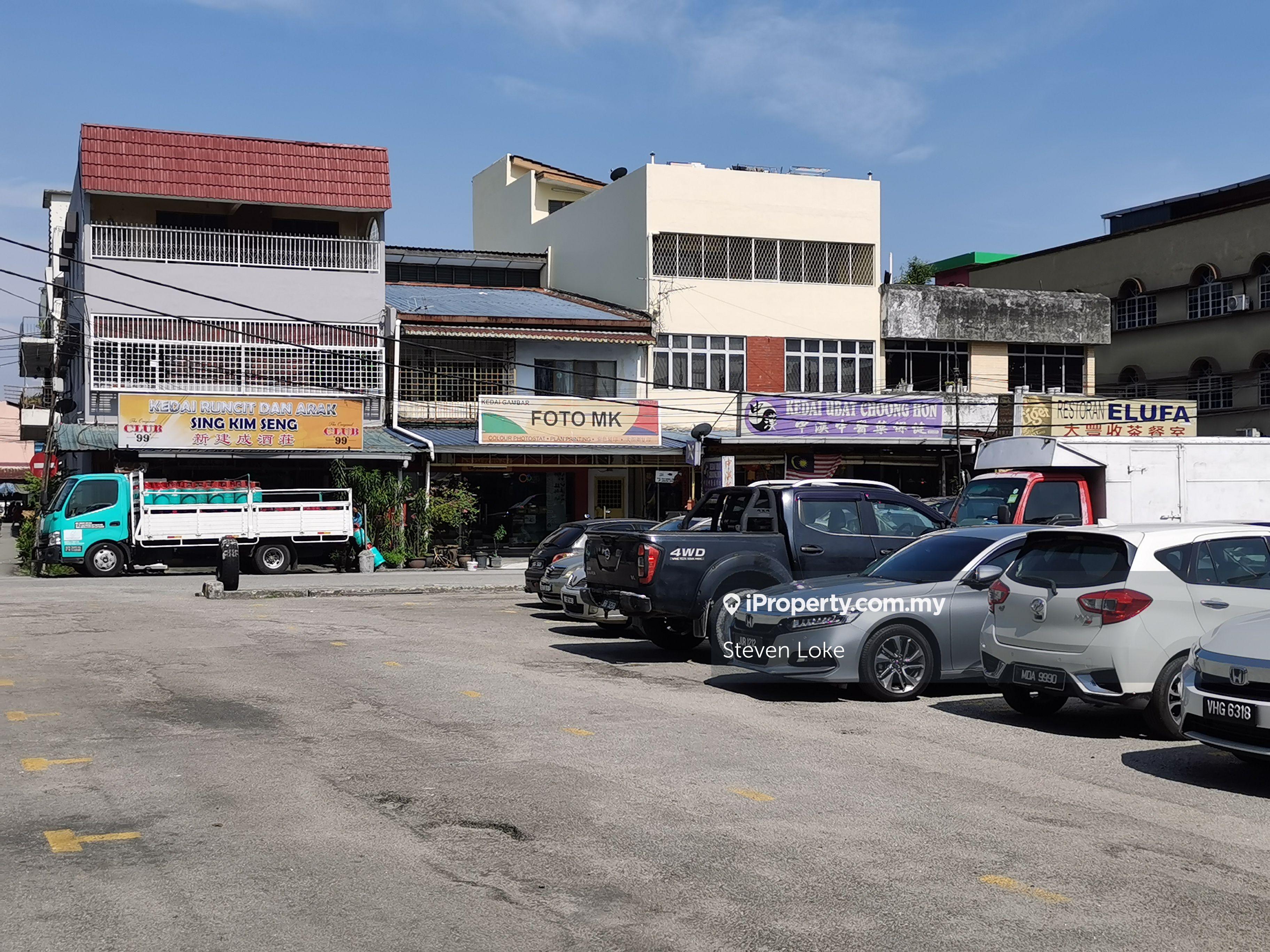 Main Road nearby market 