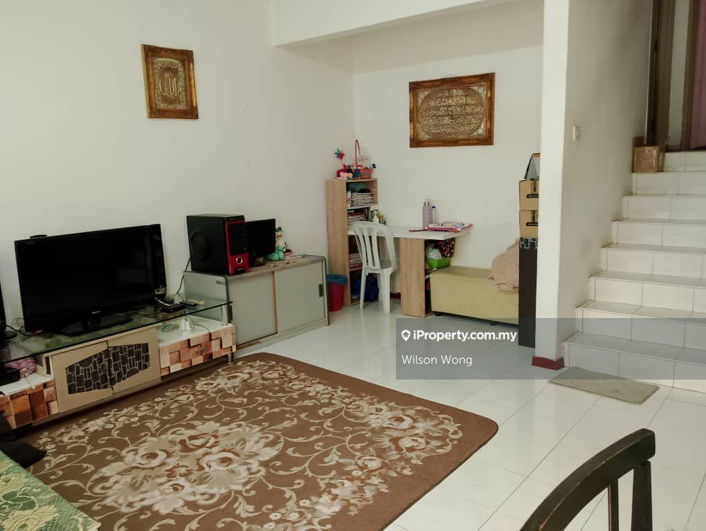 Taman kajang perdana 2 storey townhouse, below market, good condition