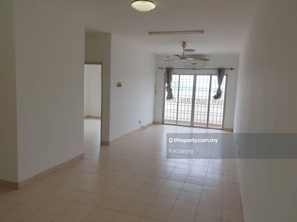 Serdang Villa Apartment with Lift For Sale Taman Bukit Serdang