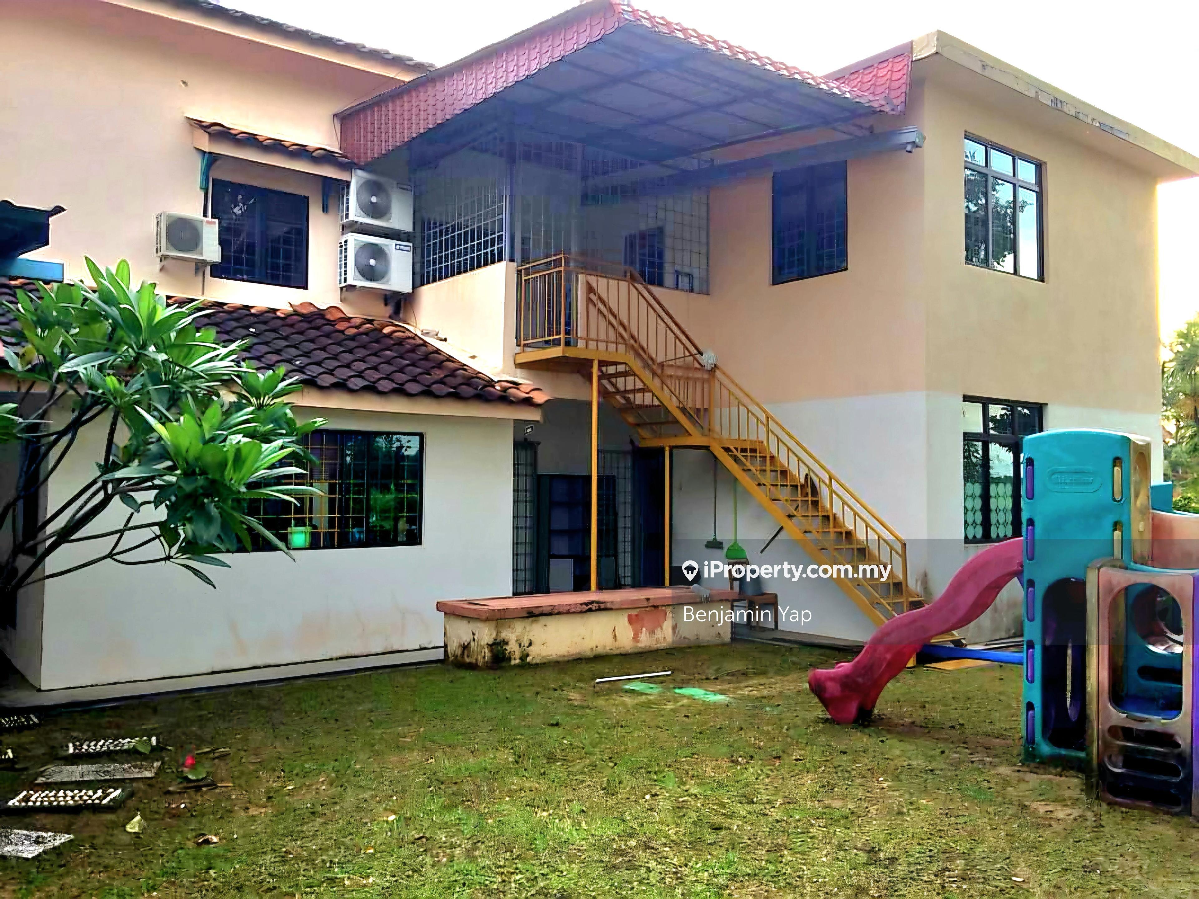 Corner Terrace .@ Ozana Impian