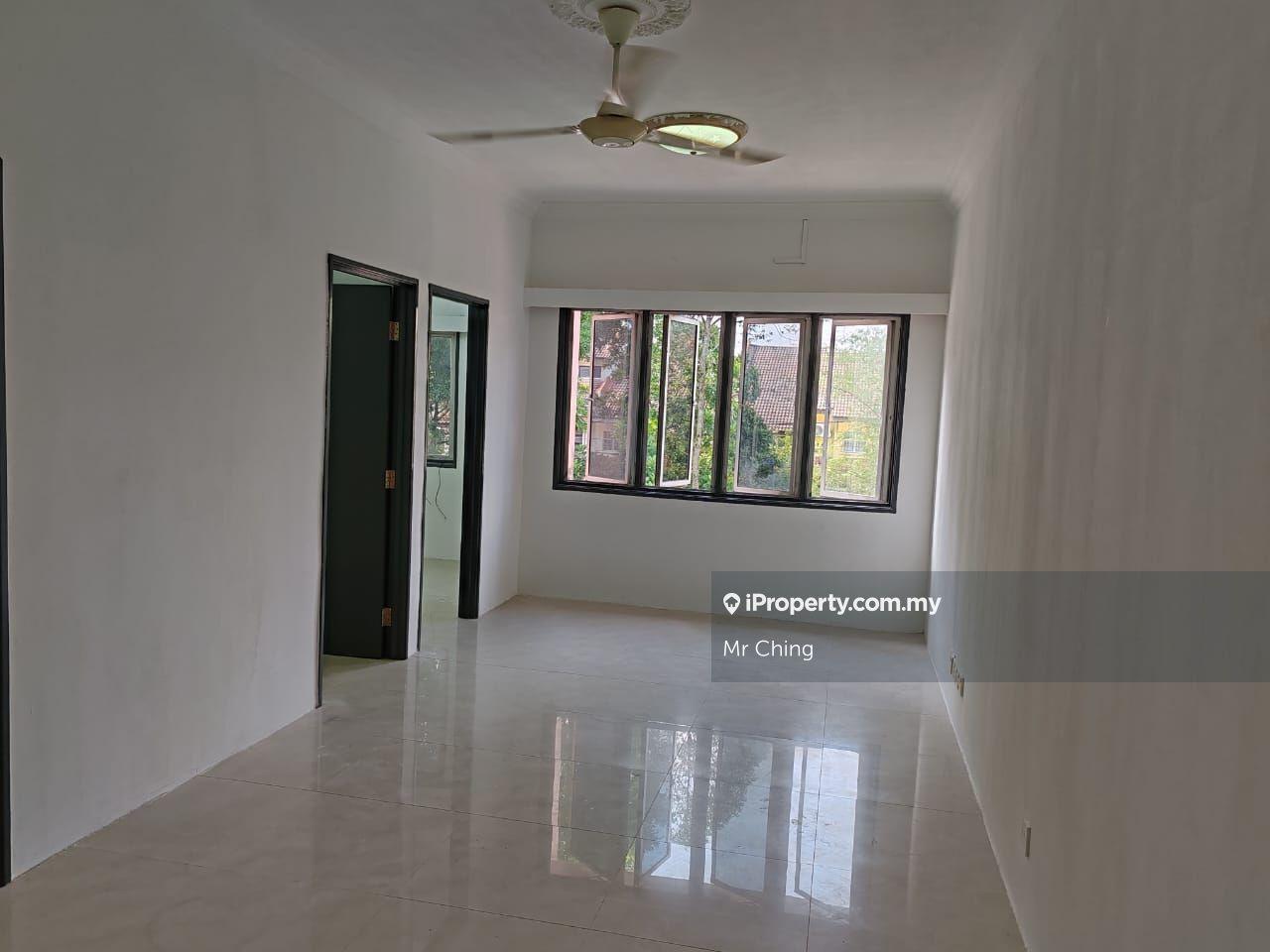 Newly Refurbished Sri Dahlia Apartment Bandar Puteri Puchong