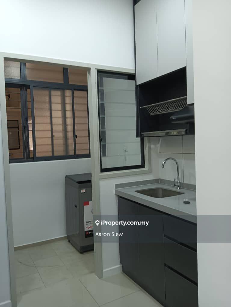 Savvy Residence Corner Unit Fully-Furnished Unit, Many Units On Hand