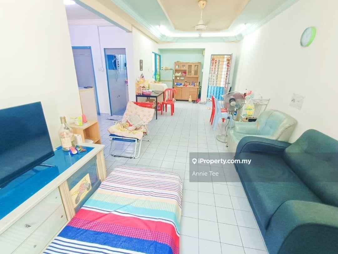 Permas Jaya/ Low Cost Flat/ Mid Floor/ Renovated Unit