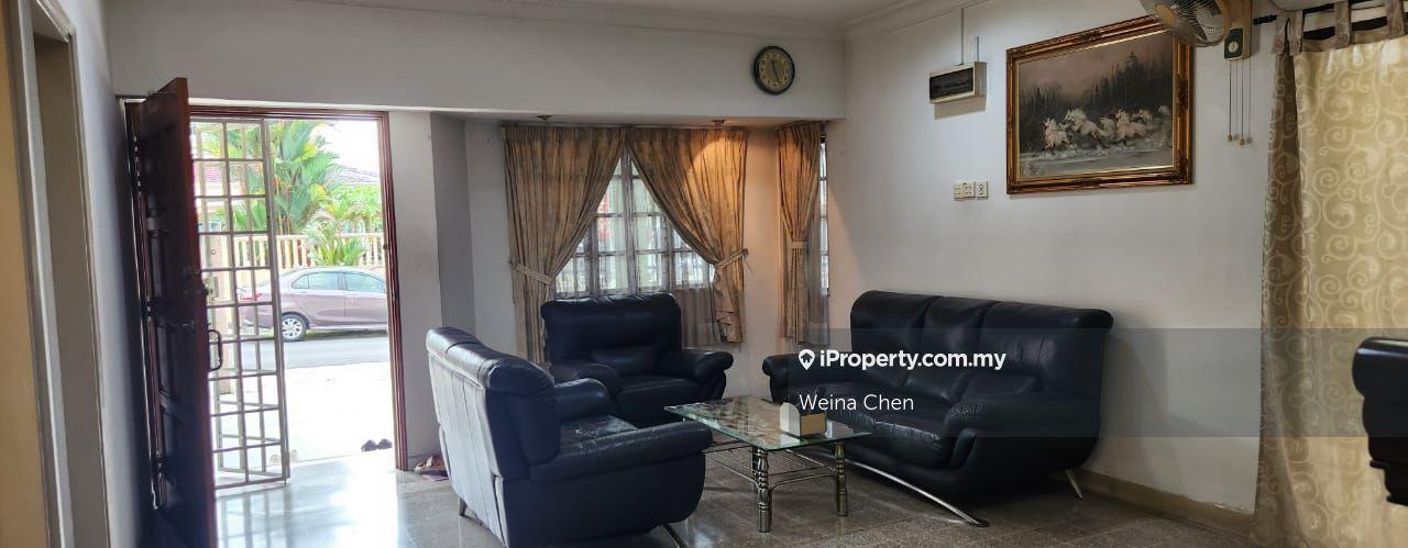 Corner Lot, Single Storey