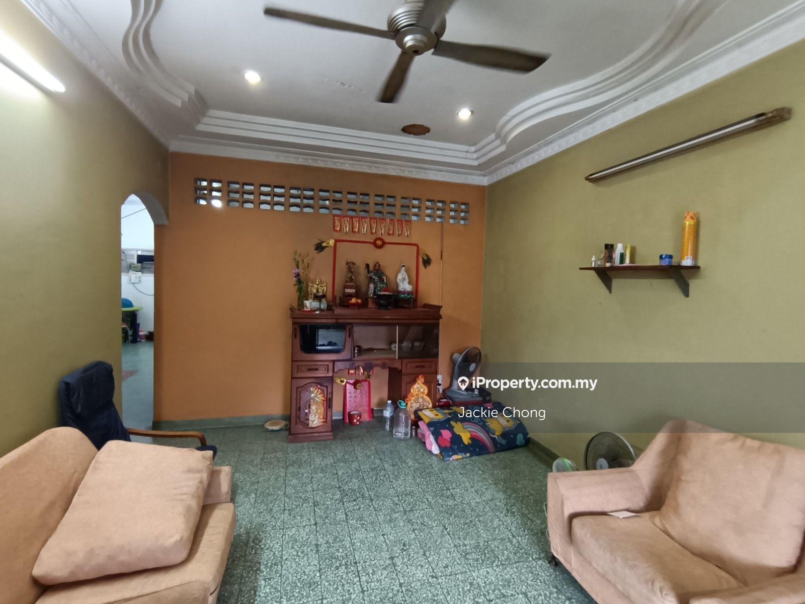 Single Storey Terrace House in Happy Garden, Quite Area
