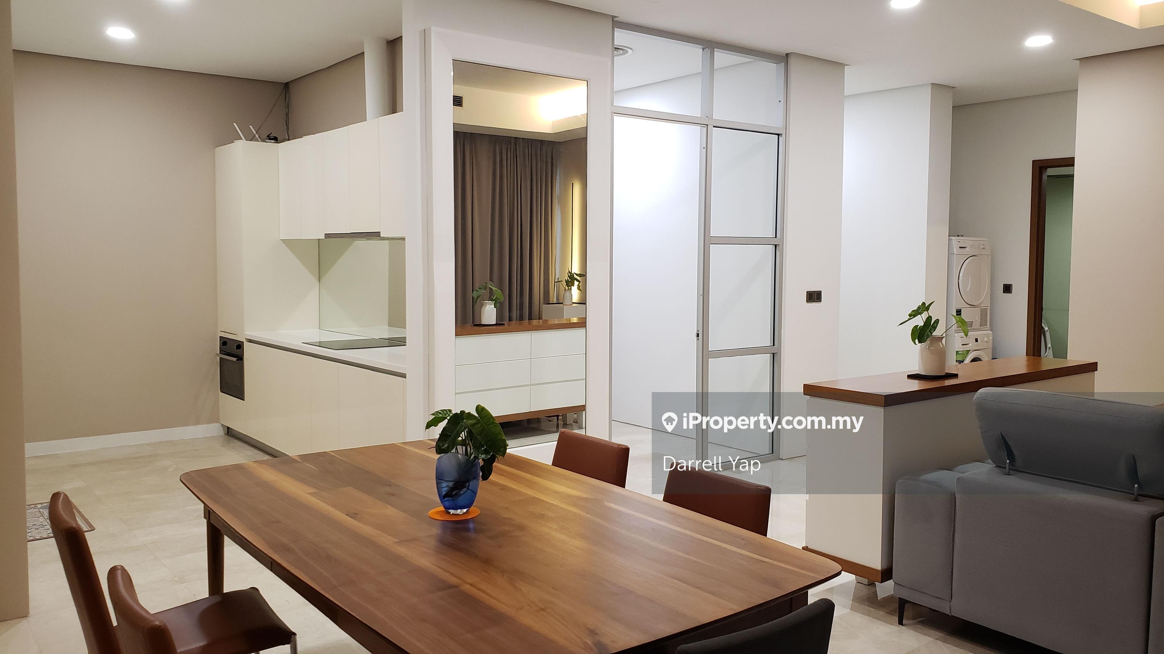 Cozy unit in klcc with move in condition.