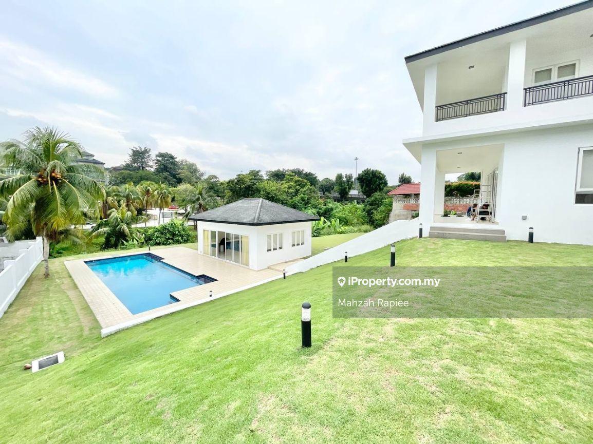 2 Storey Bungalow Modern Design New Built with big swimming pool.