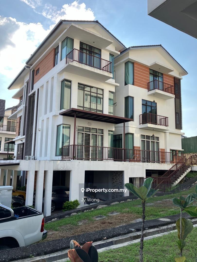 Fully Furnish, 4 Storey Semi D with private Lift