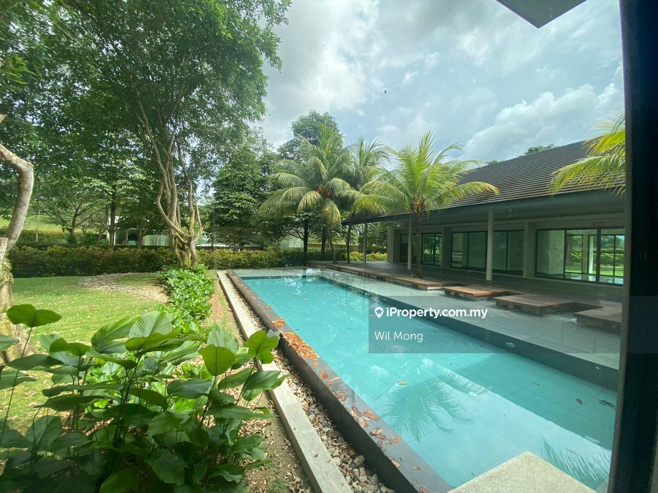 Expensive Bungalow Villa @ Leisure Farm
