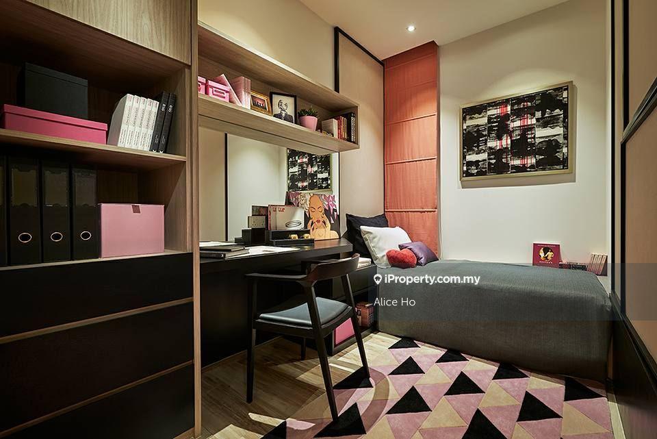 Linking to mall, Resort feel