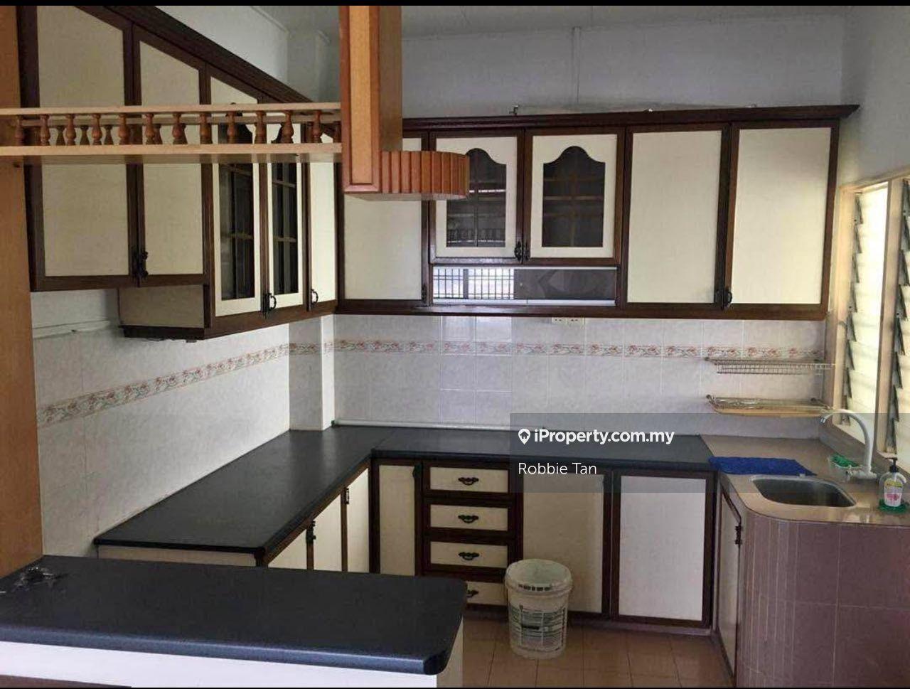 Tampoi Apartment For Sale