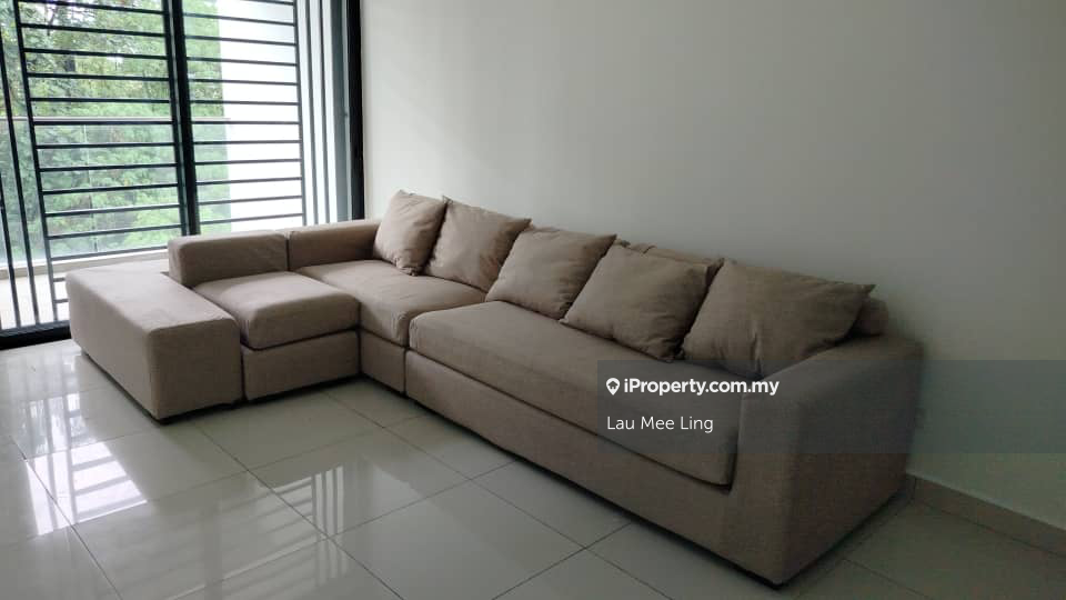 High end condo near mid valley