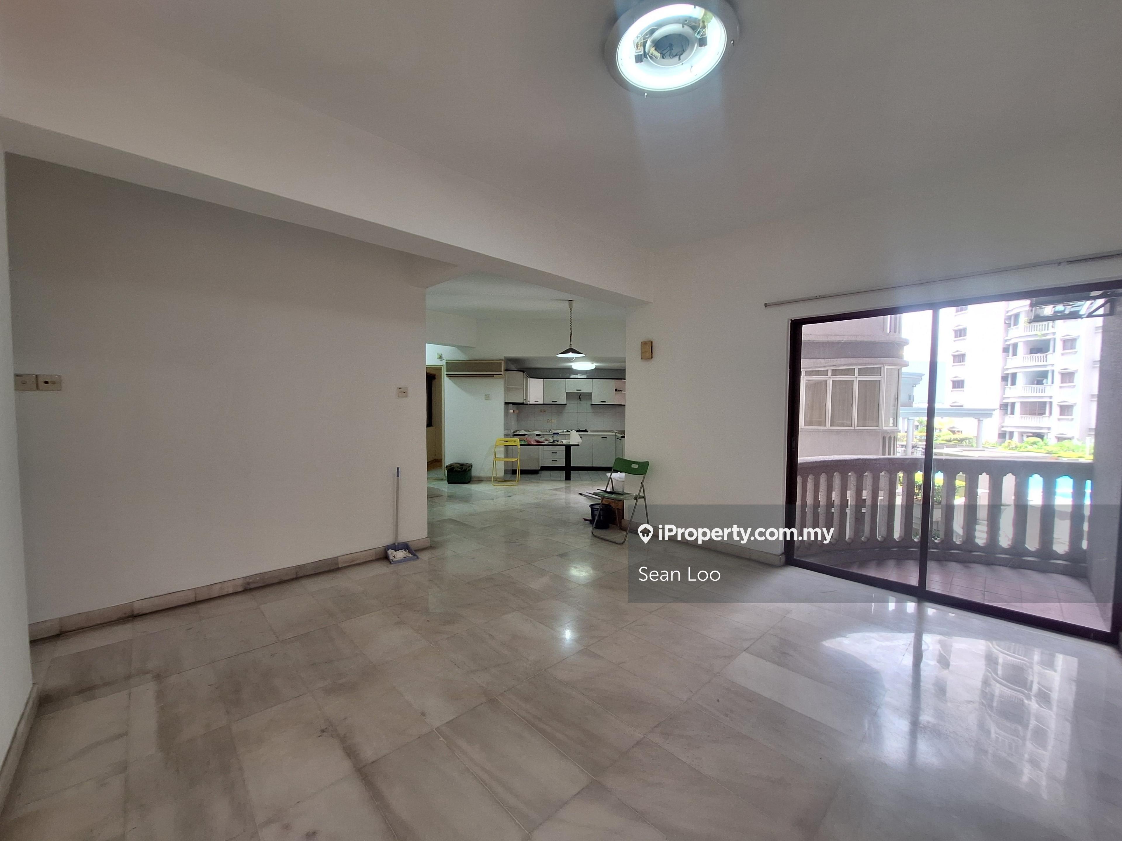 Corner Unit Well Maintained @ The Forum