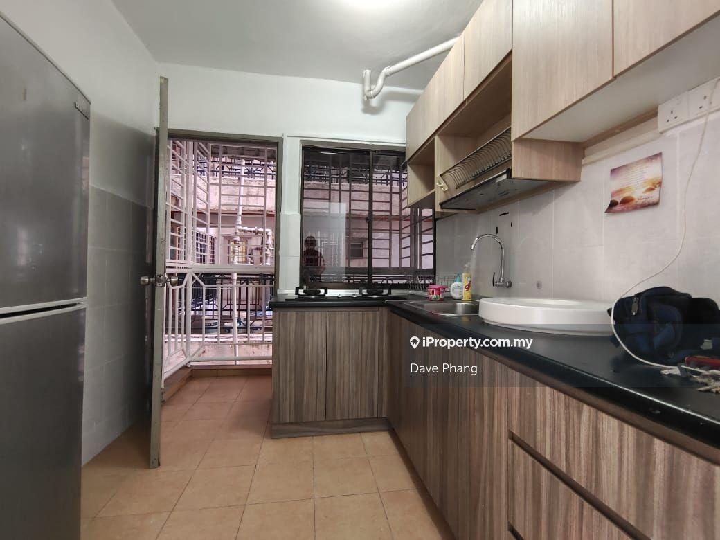 Renovated unit, well maintain non-bumi lot
