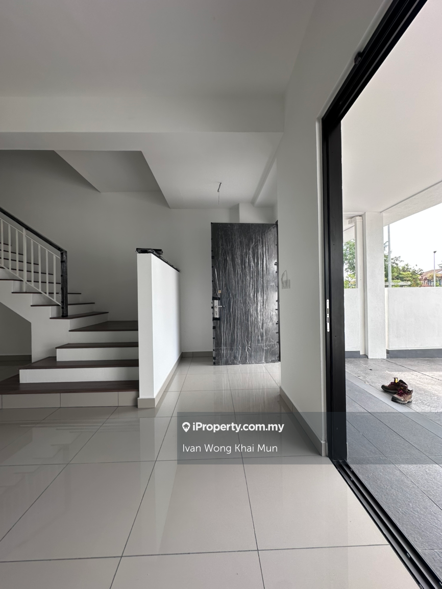 Bukit raja house for sales