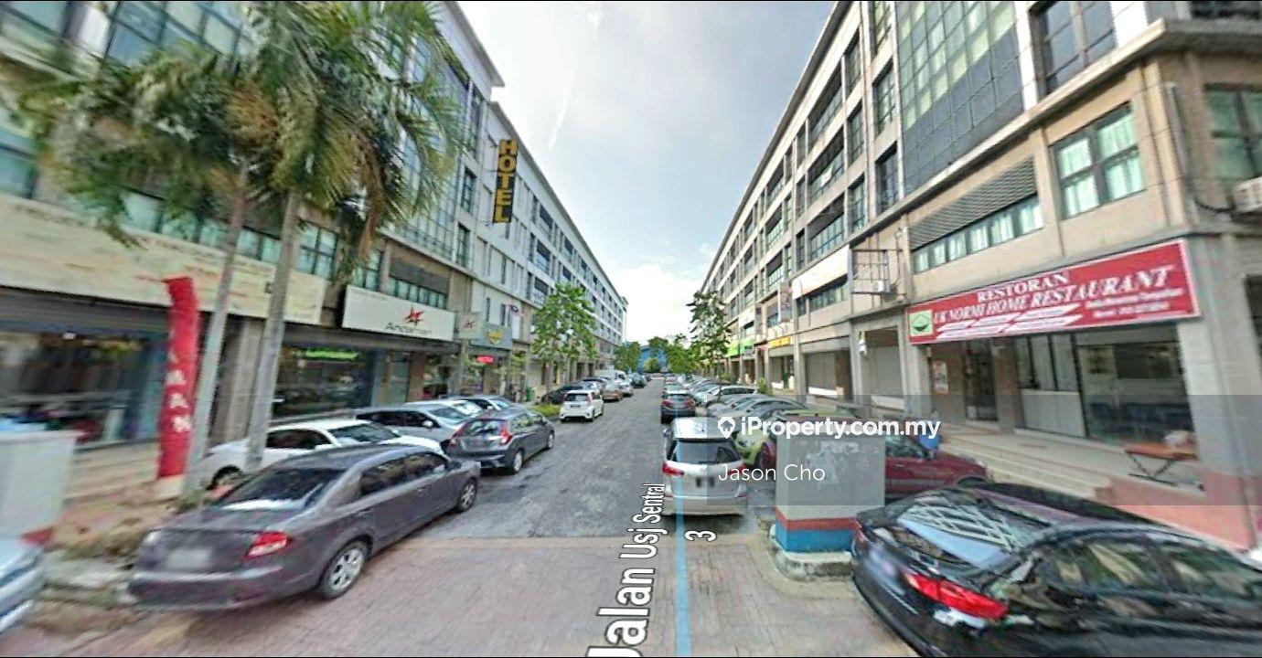 Exclusive 5 Storey Shop with Lift