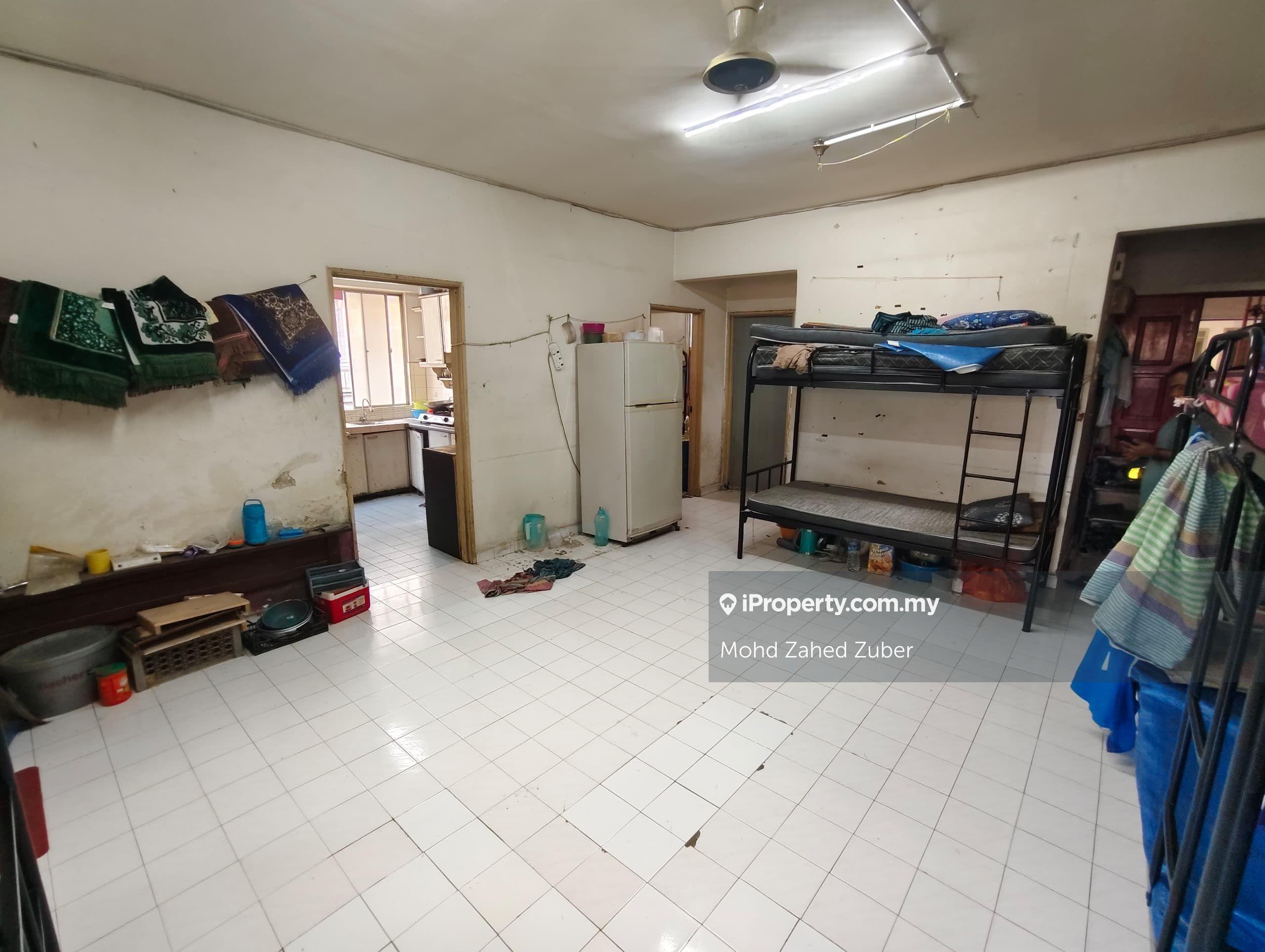 Below market, kl centre, ready tenant, covered parking,easy access
