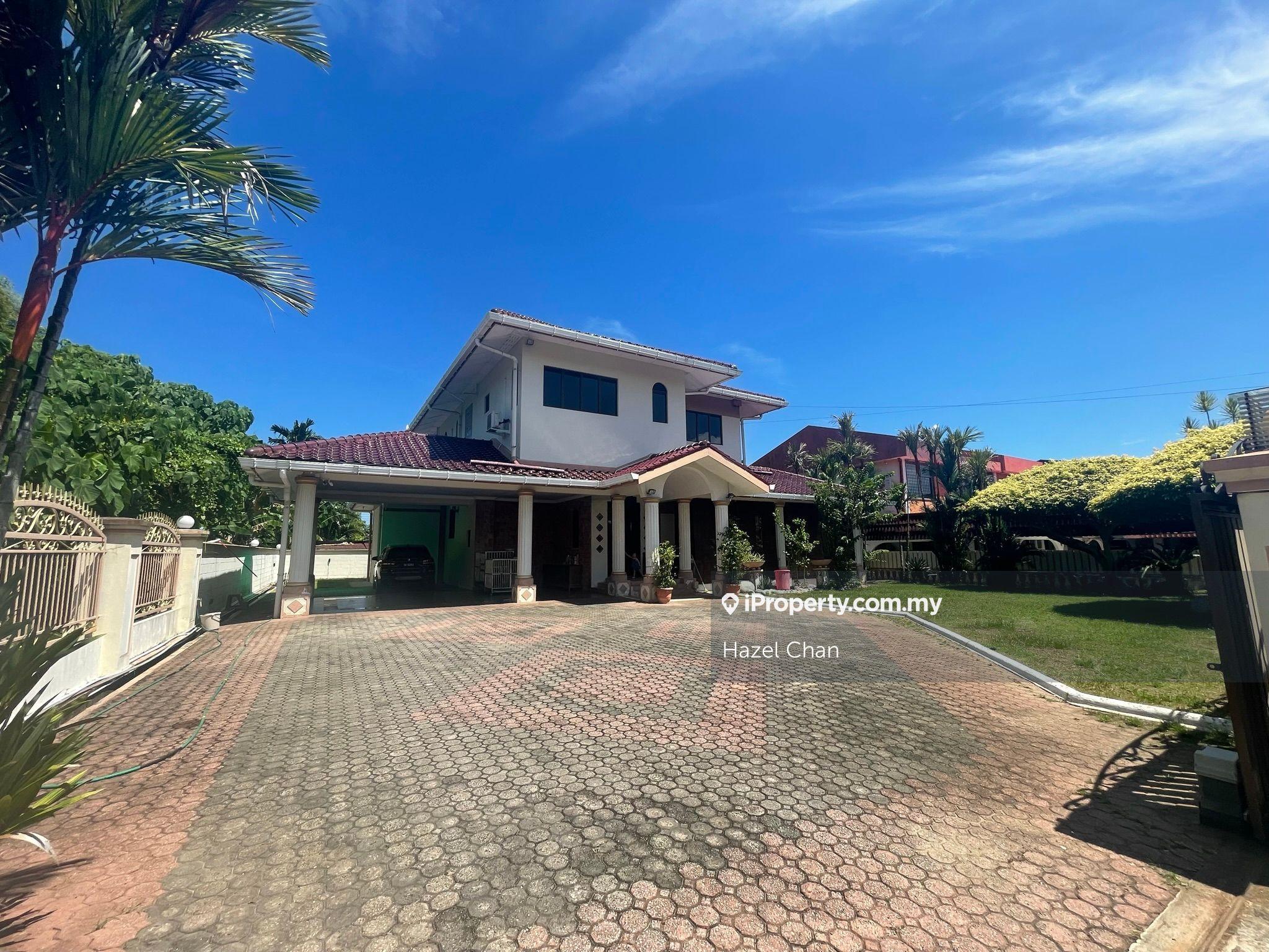 Tanjung Aru double storey bungalow with 8407 sqft land size