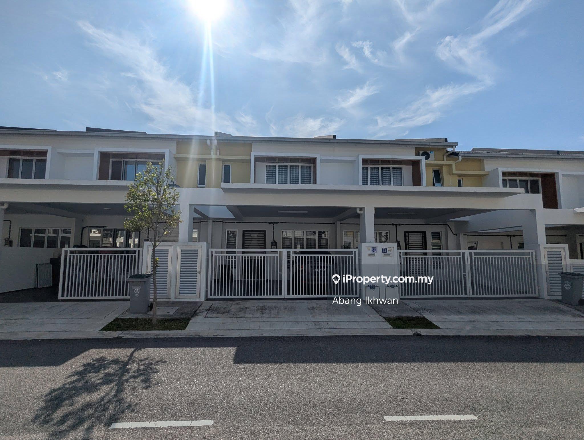 Beautiful 2 Sty Terrace House, Bandar Seri Sendayan, Seremban