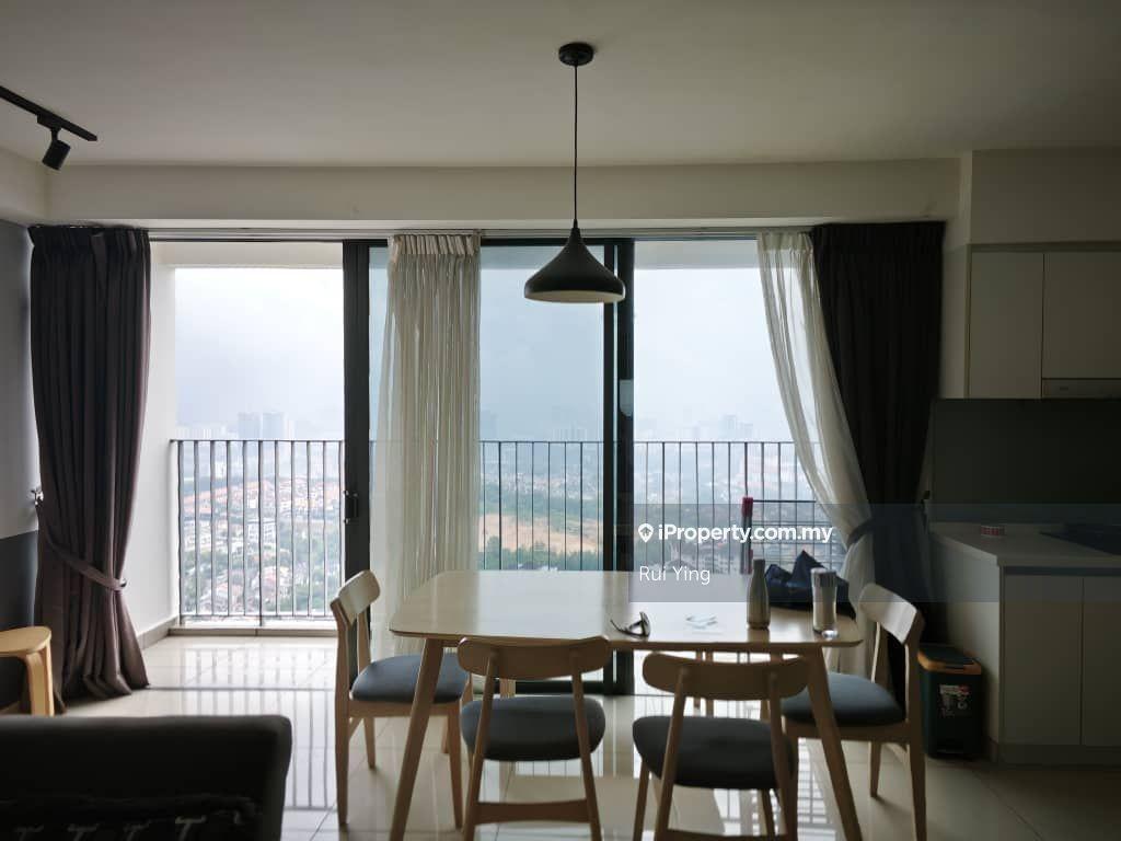 Ekocheras Limited 3 bedrooms fully furnished , high floor nice view