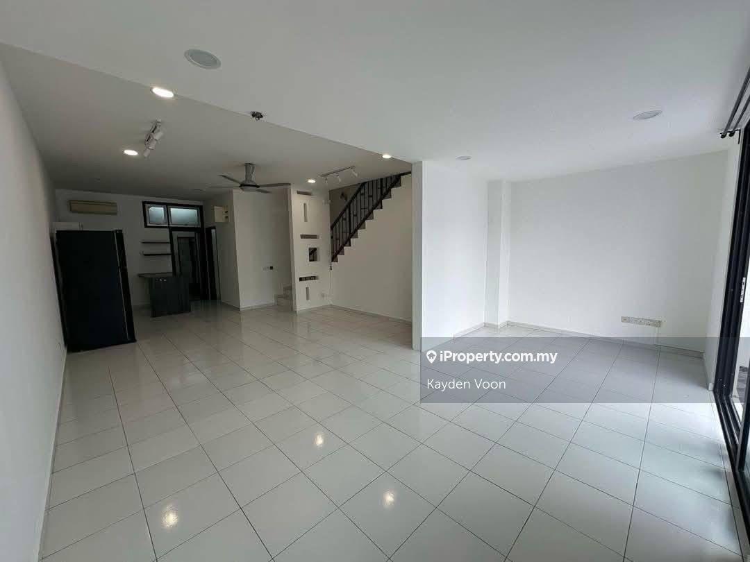 For Rent Setia Tropika Double Storey