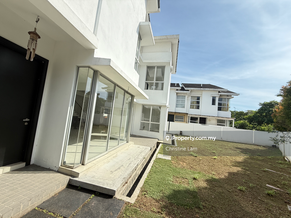 Alam impian inter corner brand new unit for sale only 1.05m good deal
