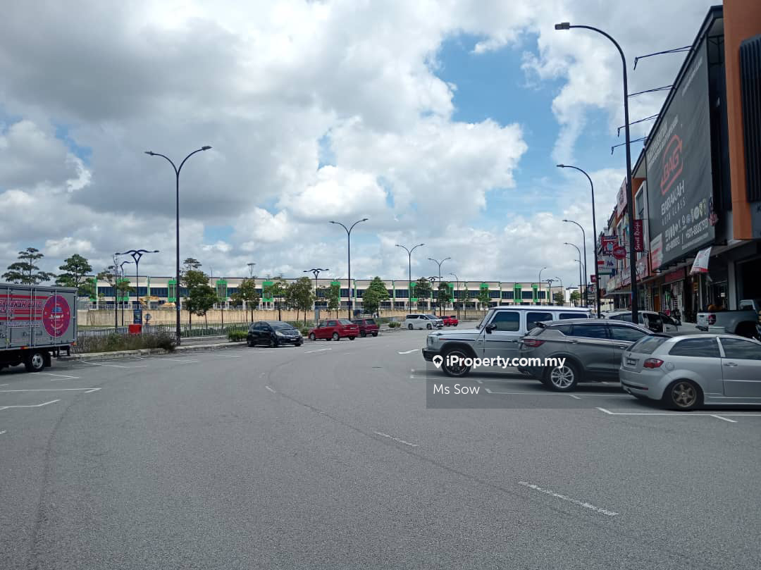 Alam impian 1st floor shop office for rent