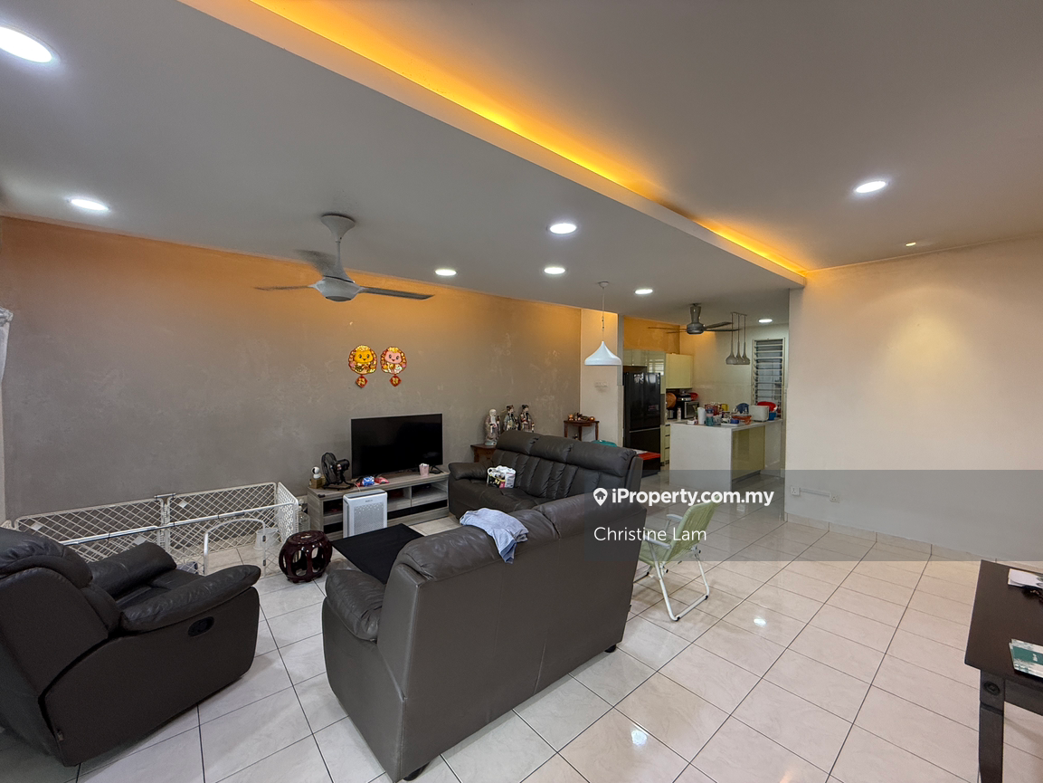 Kota kemuning lagoon 2 sty partial furnished to let