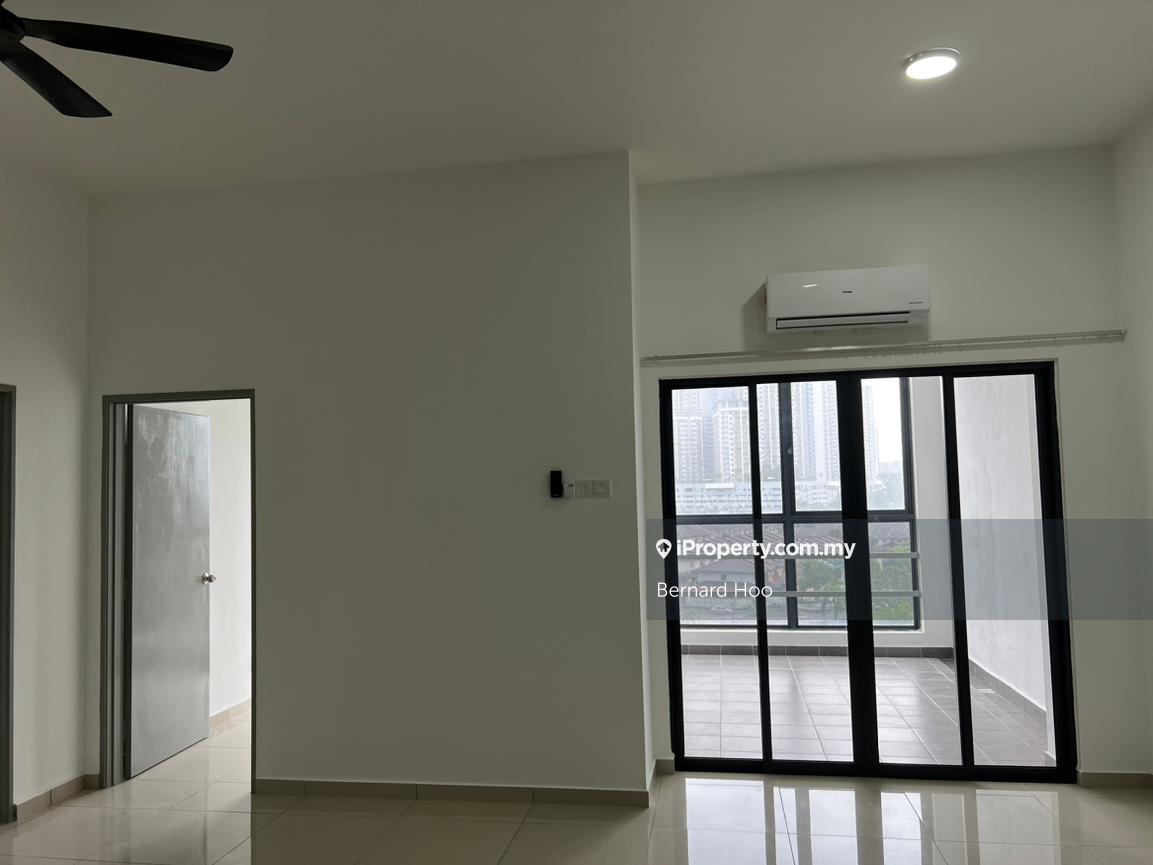 New Unit with Aircond Provided!!