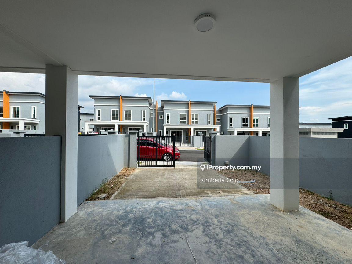 Brand New Double Storey Springhill Lukut Seremban 
