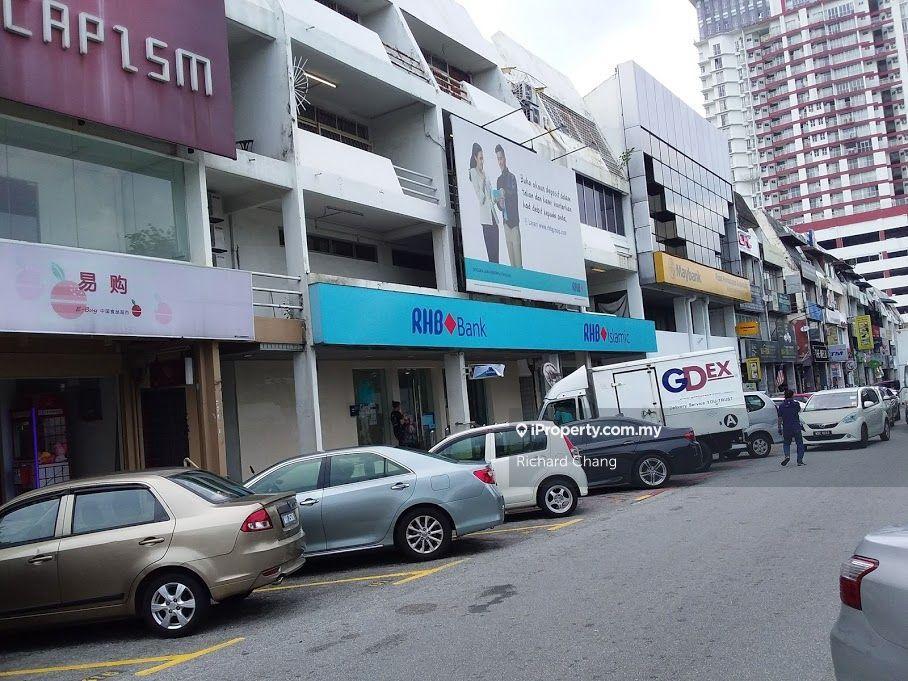 Shop With High Visibility Facing Main Road
