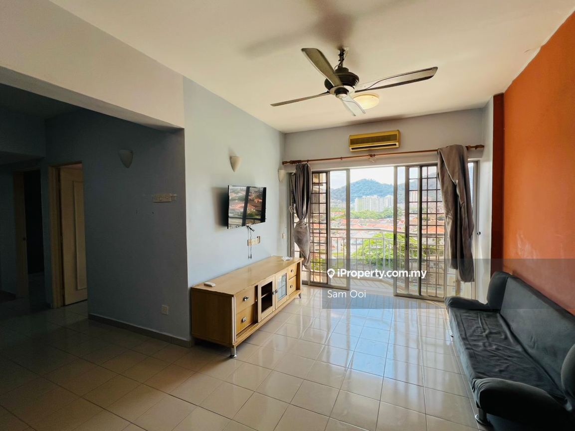 Villa Emas bayan lepas partially furnished move in condition 