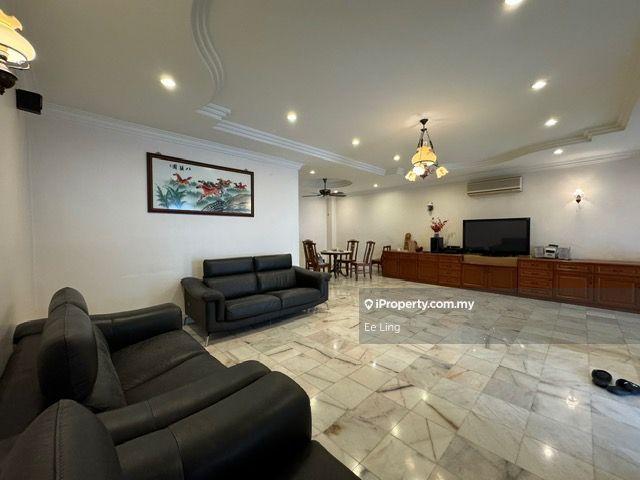 Puchong jaya jalan bayan,bayan hill,2.5 storey house for rent,5 rooms